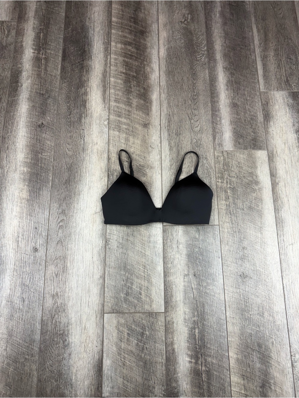 36C Skims Black Wireless Bra